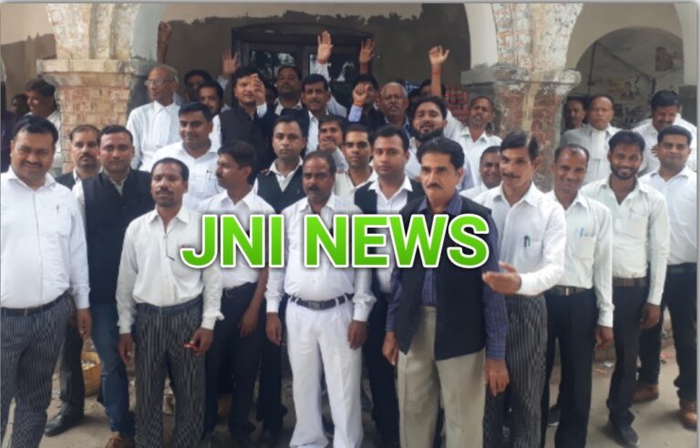 बार एसोसिएशन के कलेक्ट्रेट में हंगामा करते ही एआरटीओ में पीएसी तैनात