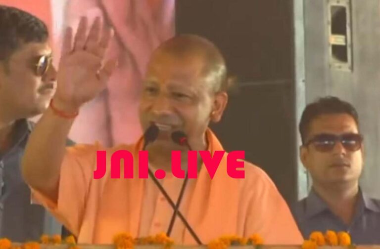 पहले कन्नौज के इत्र में बदबू फैलाने का काम करते थे अब सेवा करना चाहते है:सीएम योगी