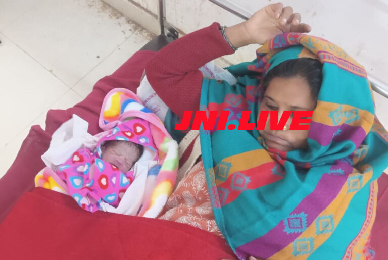 ससुरालियों नें किया बेघर, महिला नें खड्ड में जना बच्चा