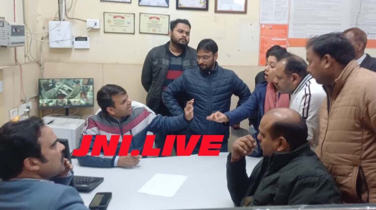 बैंक में व्यापारी दम्पति से मैनेजर का विवाद