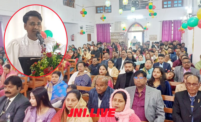 प्रभु यीशु के जन्म पर गिरजाघरों में प्रार्थना सभाएं