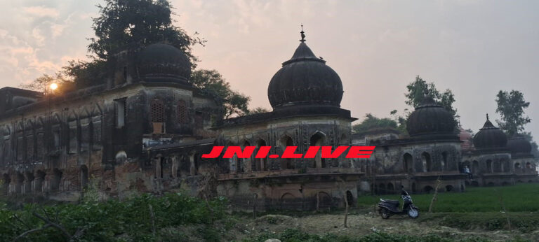 फर्रुखाबाद के गरिमा पूर्ण विश्रातों में भर दिया भूसा