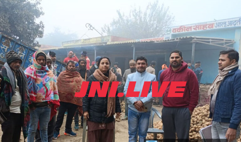 आलू मंडी में बाँट-माप निरीक्षक ने परखी तौल