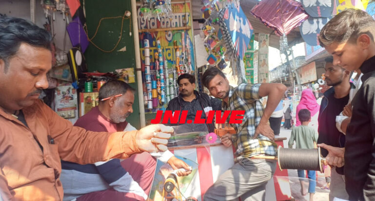 वासंती बयार में पतंगबाजी का खुमार, आसमान में लड़ेंगे पेच, हवा में होगी जीत-हार