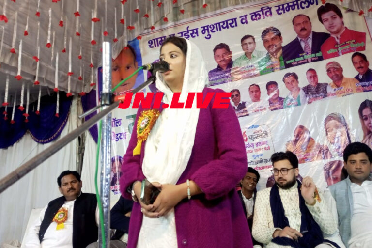 एक मुद्दत से अपने काम पे हूं, जैसे जिंदा ही तेरे नाम से हूं..