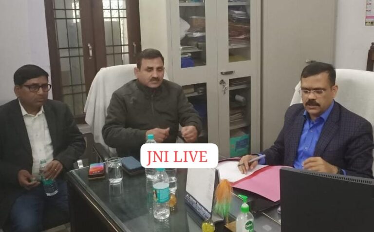 एआरटीओ कार्यालय निर्माण में सरिया की गुणवत्ता मिली खराब