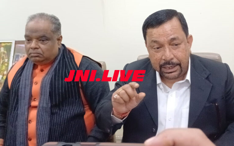 सरकार के अच्छे कामों की भी निंदा करती सपा