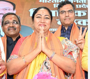 दिल्ली में अब ‘रेखा राज’ चौथी महिला मुख्यमंत्री के रूप में ली शपथ