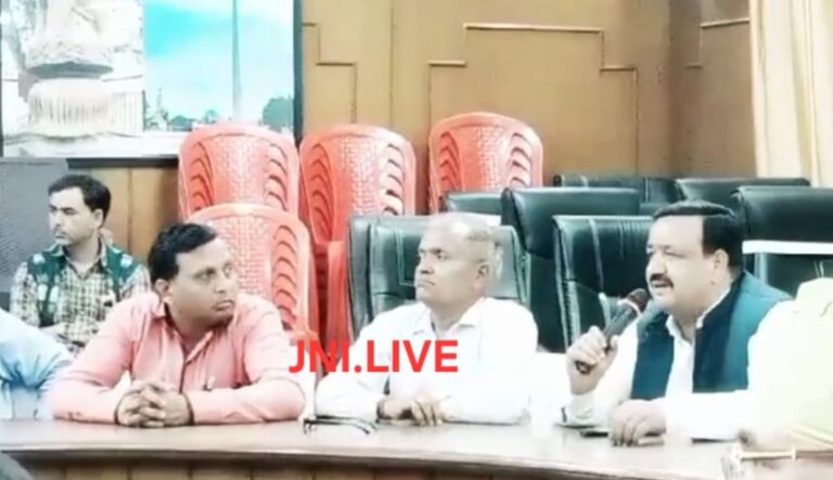 पालिका द्वारा बढाये गये ‘कर’ का किया विरोध