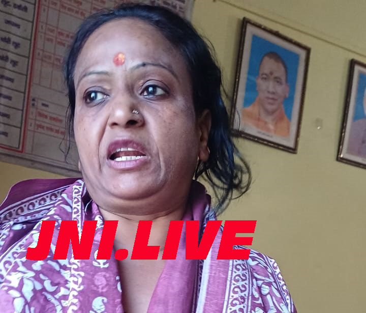 गंगा नहाने आयी महिला का पर्स गायब
