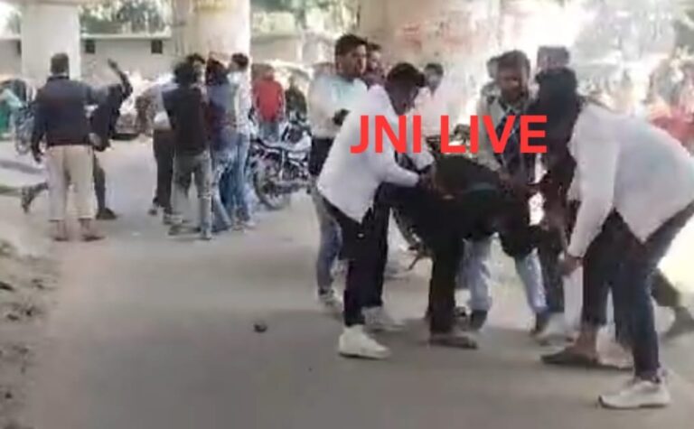 टैम्पों चालक को पीटने के मामले में पाँच पर एफआईआर, वीडियो वायरल