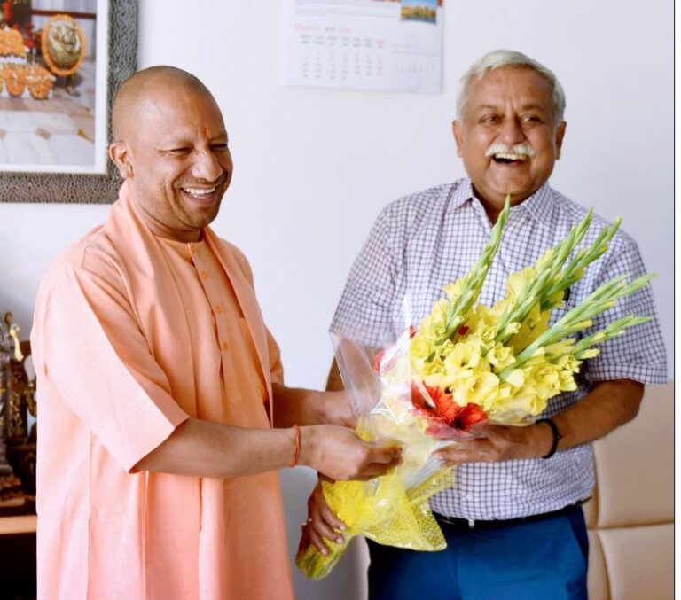 सीएम योगी के सलाहकार आईएएस अवनीश अवस्थी तीसरी बार बड़ा कार्यकाल
