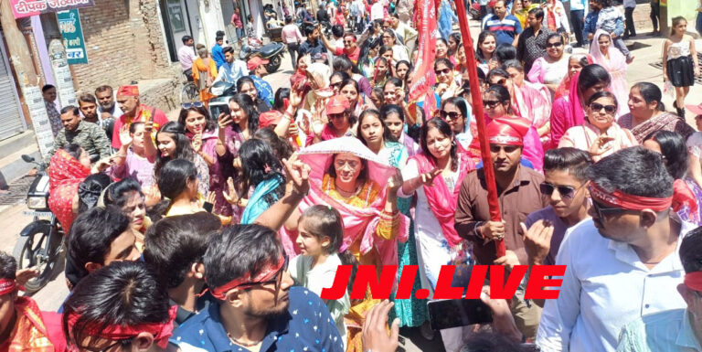 भगवान झूलेलाल जयंती की शोभायात्रा में डांडिया व गरबा की धूम