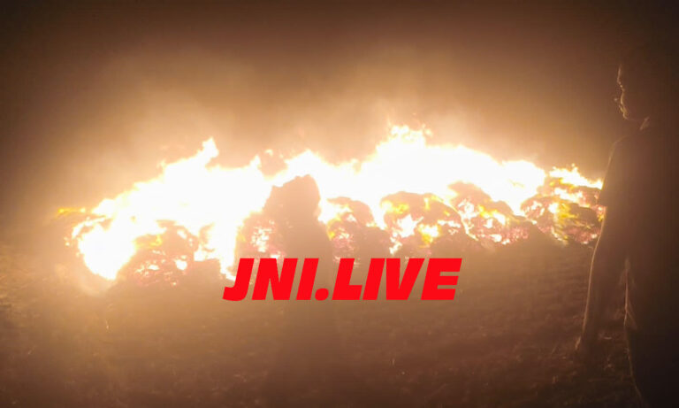 आंधी-बारिश में गिरी आकाशीय बिजली, 12 बीघा का गेंहू जला, ग्रामीण झुलसा