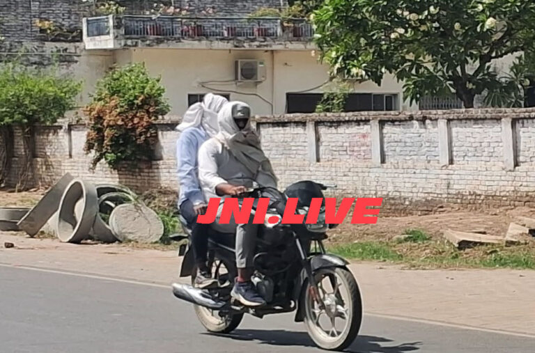 आसमान से बरस रही आग, तप रही धरती तड़प रहे लोग