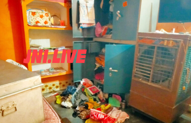किसान के घर के ताले तोड़कर 30 लाख की चोरी