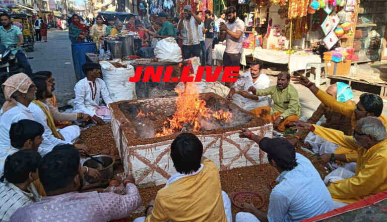चैत्र नवरात्र: अष्टमी पर देवी मंदिरों में हवन पूजन