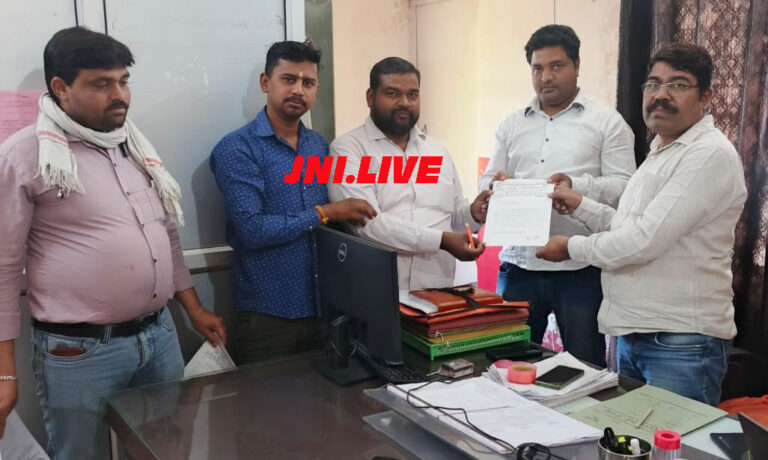 आउटसोर्स बिजली कर्मियों को विभाग दे मोबाइल व सिम