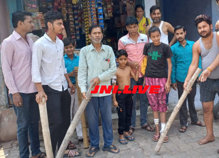 कुतिया नें दो मासूम बच्चो पर किया हमला, दहशत में बाशिंदे