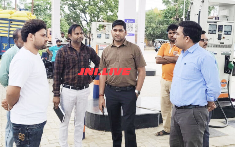 पेट्रोल पम्पों पर पर्याप्त तेल भंडारण के आदेश