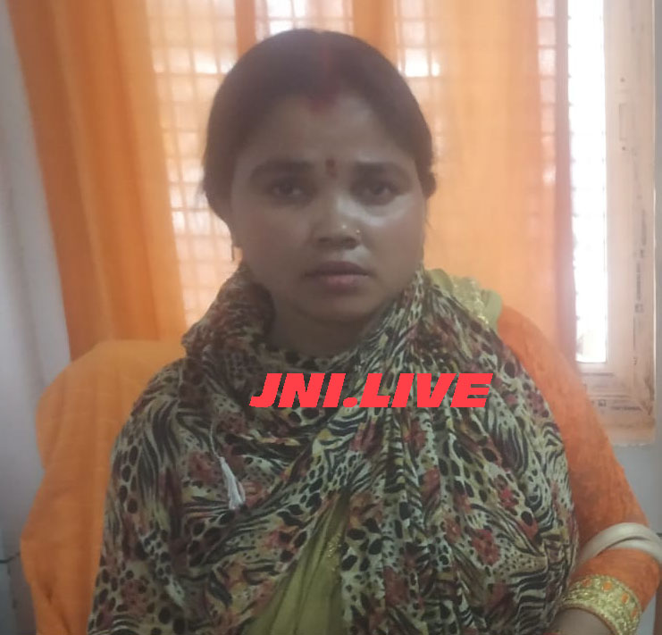 रोडबेज से जा रही महिला का झोला गायब