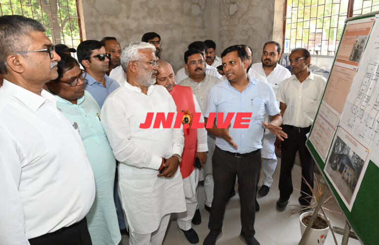 नलकूप कालोनी परिसर में स्वच्छता व वृक्षारोपण के निर्देश