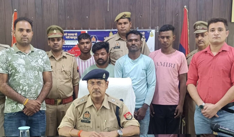 पुलिस नें चार ईनामी टप्पेबाजों को किया गिरफ्तार
