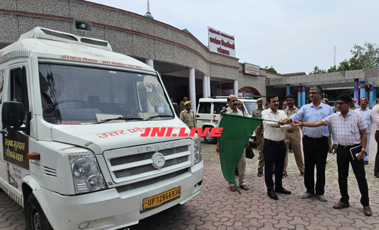सड़क सुरक्षा जागरूकता प्रचार वाहन किया रवाना