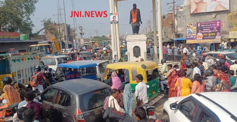 पांचालघाट पर भीषण जाम से तड़प उठे यात्री,रेंग कर निकले वाहन,पैदल चलना भी मुश्किल
