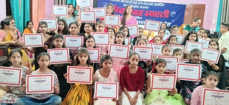 संस्कार भारती की ग्रीष्मकालीन कार्यशाला समापन कार्यक्रम