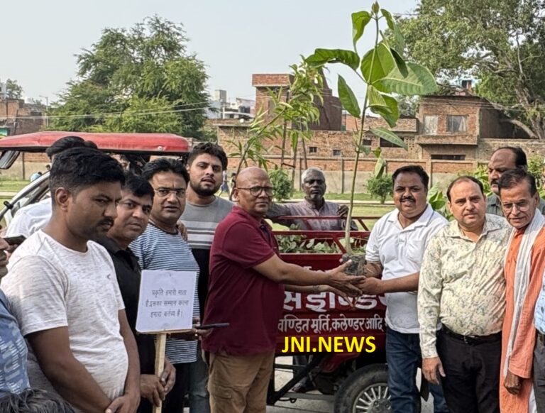 विश्व पर्यावरण दिवस पर नगर पालिका समेत साहस इंडिया ग्रुप ने किया वृक्षारोपण