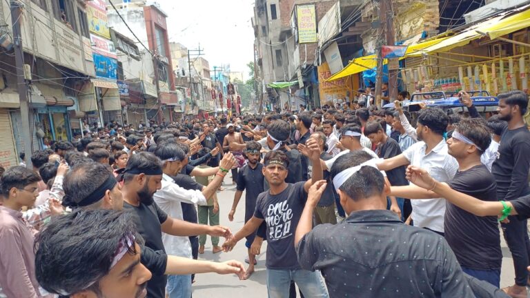 कड़ी सुरक्षा के बीच निकलें मुहर्रम के जुलूस, या हुसैन की गूंजी सदाएं