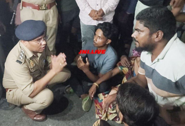 व्यापारी का पता ना चलनें पर हाई-वे किया जाम, राहगीरों और पुलिस ने नोकझोंक