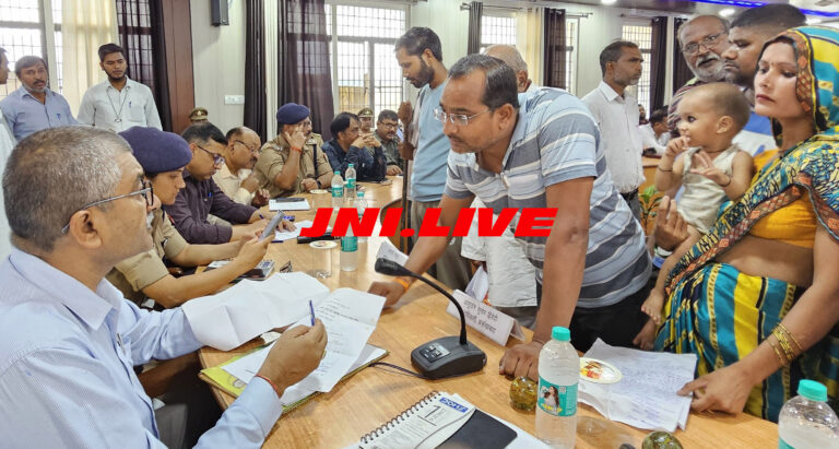 सम्पूर्ण समाधान दिवस में 117 शिकायतों में 19 को न्याय