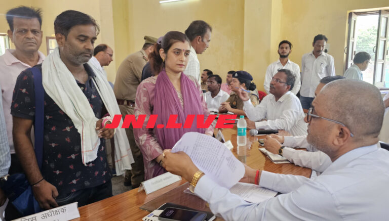तहसील दिवस में 101 शिकायतों में 3 का निस्तारण