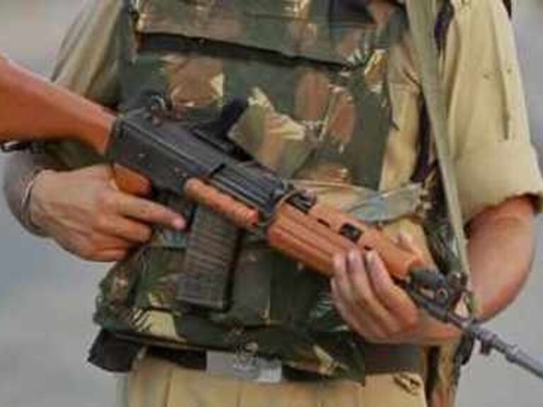 पुलिस लाइन में पीएसी कैम्प से इंसास राइफल व कैश वाक्स चोरी में एफआईआर दर्ज