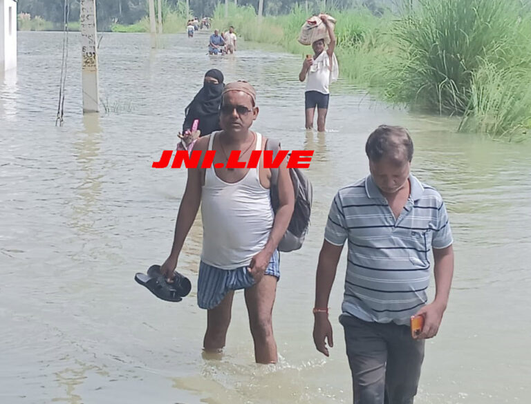 गंगा खतरे के निशान से 35 सेमी.ऊपर, राम गंगा में भी उफान, 87 गाँव पानी-पानी