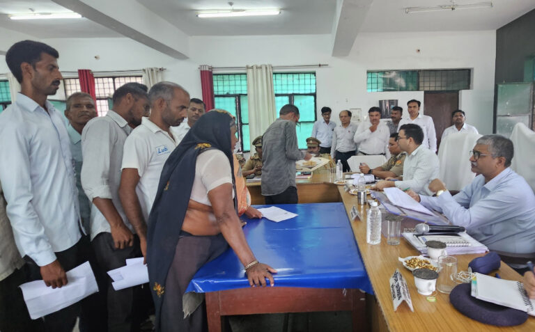 संम्पूर्ण समाधान दिवस में राजस्व विभाग की सर्वाधिक शिकायतें