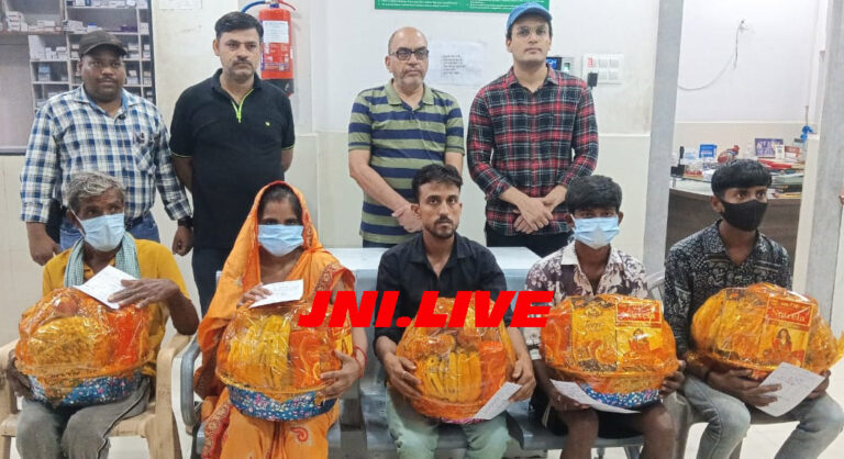 टीबी से पीड़ित पांच को बांटी गई पौष्टिक आहार किट