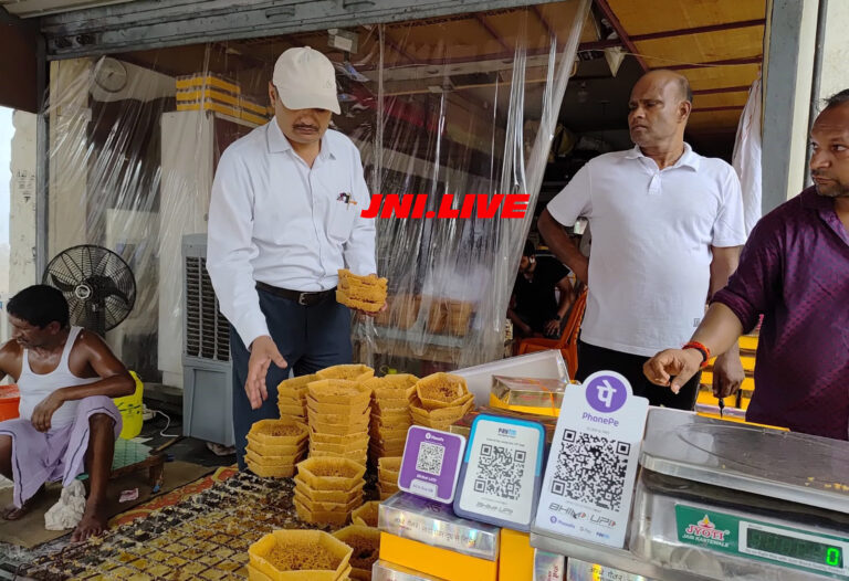 रक्षाबंधन पर घेवर, सूतफेनी व सेवइंया के लिए नमूने