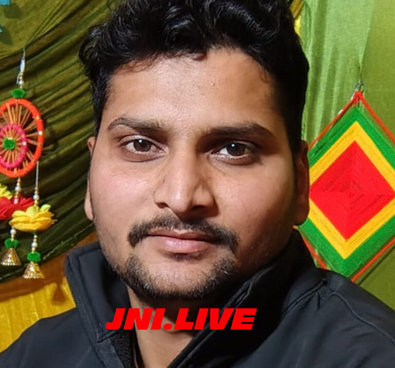 सैनिक का शव घर आते ही हर आँख हुई नम