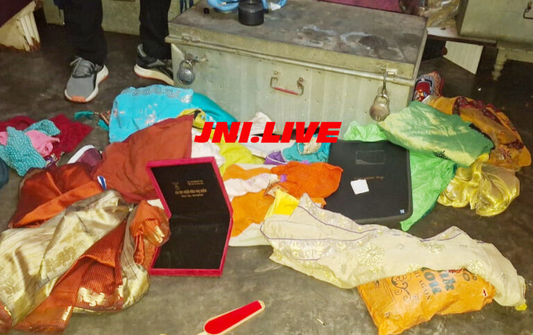 स्कूल प्रबन्धक के घर के ताले तोड़कर लाखों की चोरी