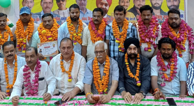 पालिका की जद में दो पहिया वाहनों पर हेलमेट की अनिवार्यता हो समाप्त