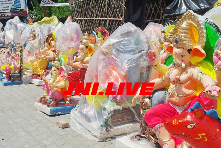 गौरी पुत्र के आगमन से पूर्व गुलजार बाजार