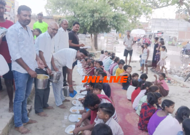 गणेश विसर्जन के बाद भंडारे का भव्य आयोजन