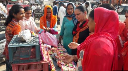 शारदीय नवरात्र को लेकर बाजारों में रौनक