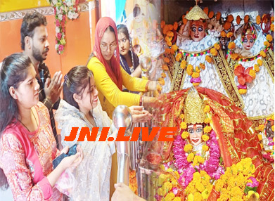 शारदीय नवरात्र के पहले दिन मंदिरों में उमड़ी श्रद्धालुओं की भीड़