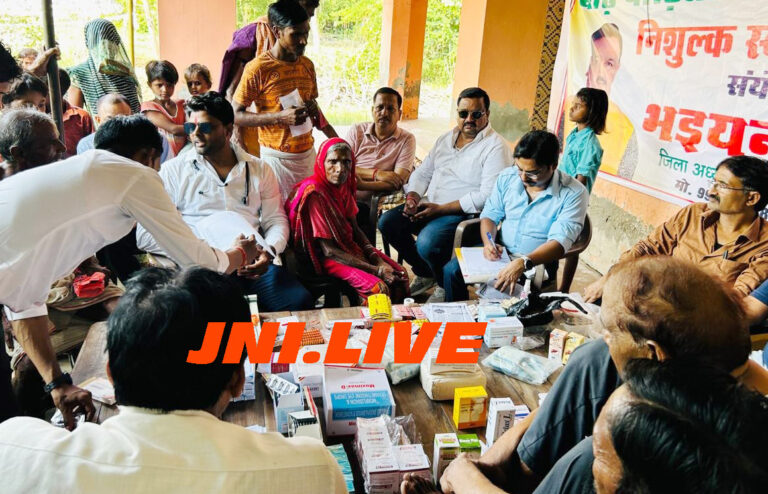 बाढ़ पीड़ितों के लिए लगाया नि:शुल्क स्वास्थ्य शिविर