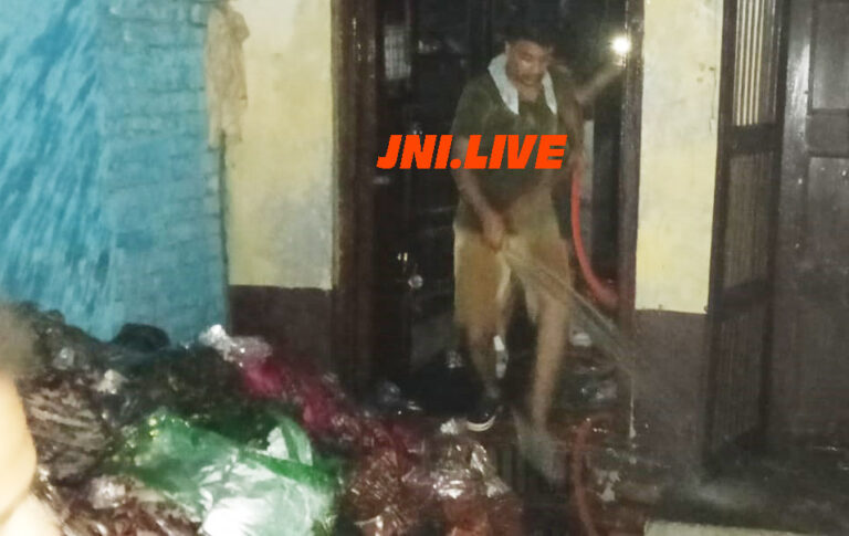 तलघर में आग लगने से मची अफरा-तफरी