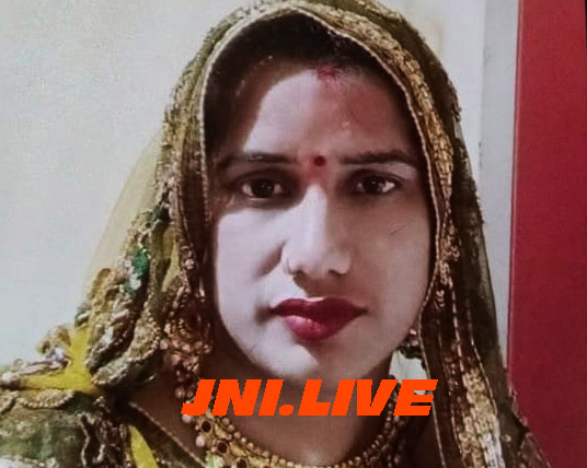 पेट्रोल डालकर महिला को जिंदा फूंक हत्या करनें का आरोप